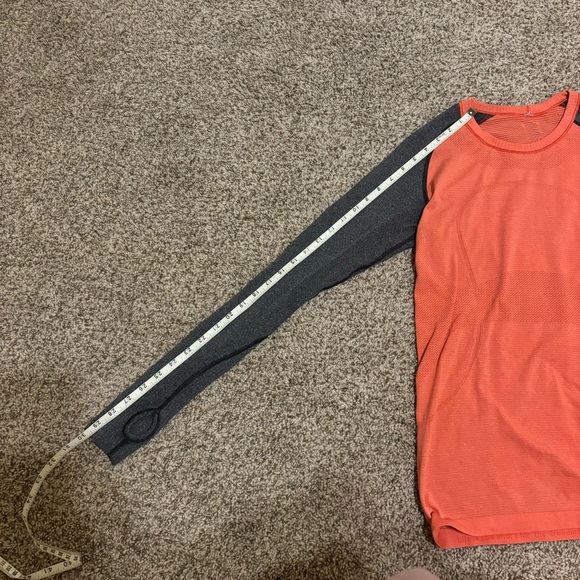 Lululemon Swiftly Tech Long Sleeved Tee
Love Red Deep Coal Raglan Size 8 - Picture 14 of 16